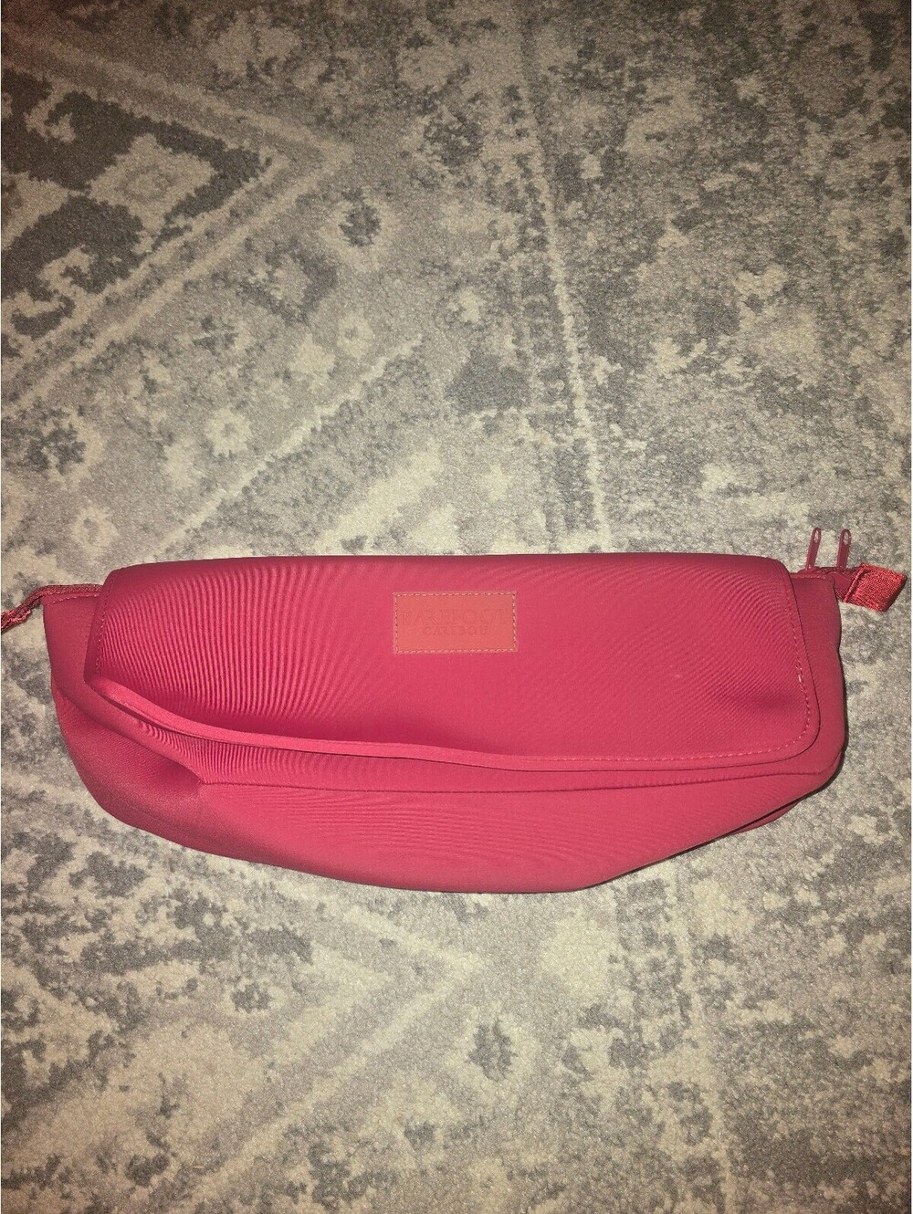 Barefoot Caribou 2-in-1 Heat-Resistant Hair Tools Travel Bag & Mat – Red